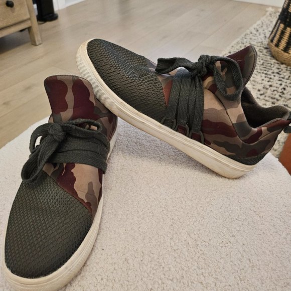 Sneaker - Picture 4 of 5